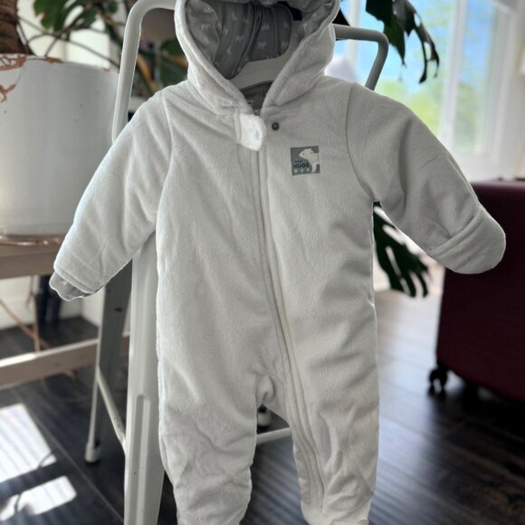Simple Joys by Carter's Baby Polar Bear Footed Snowsuits, (Size 9-12 months) - Picture 4 of 9